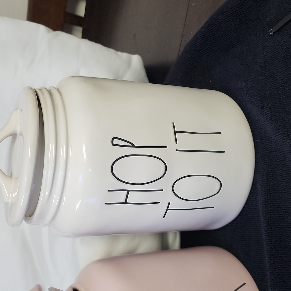Rae Dunn large ceramic canisters THINK CHRISTMAS GIFTS 🎄 - Picture 2 of 5